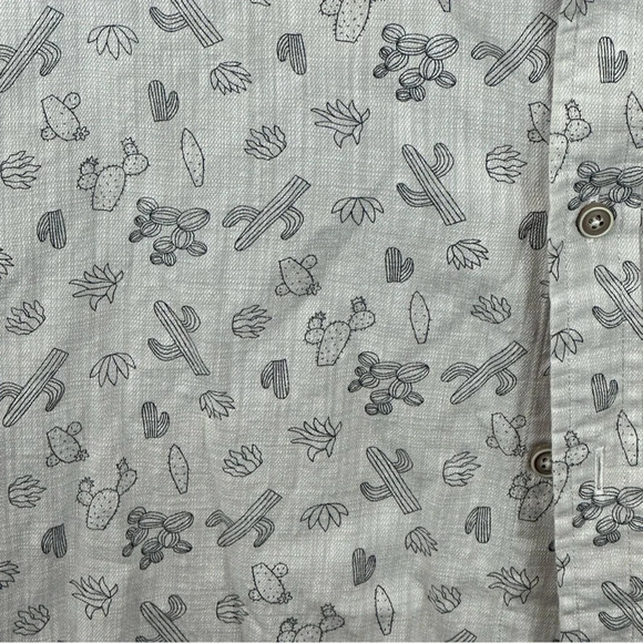 ROWM short sleeve button front shirt with cactus print size 3X - Picture 7 of 7